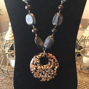 Beautiful necklace necklace black stone preowned.
